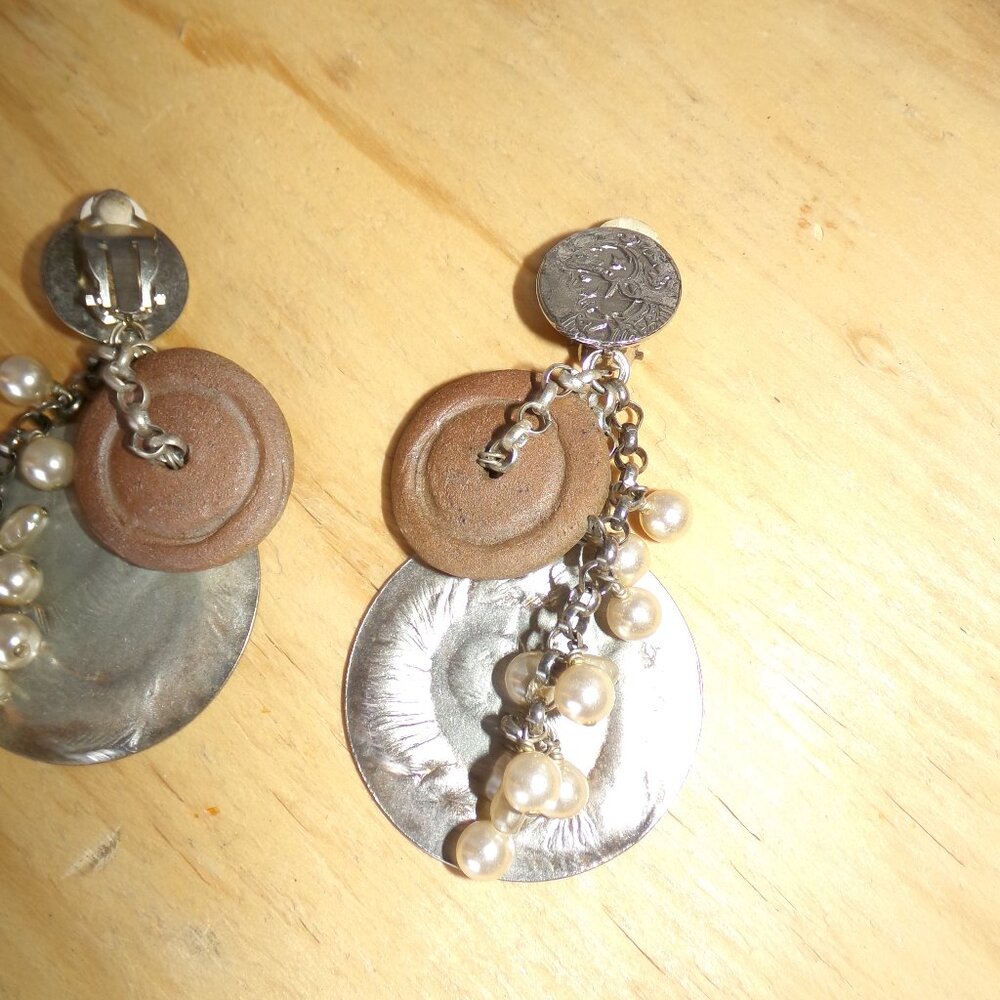 Vtg. Clip-On Earrings - Picture 3 of 3
